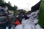 truk-terguling-di-bypass-tidak-dikemudikan-oleh-sopir-sebenarnya-bastian-saya-mau-bantu-parkirkan.jpg