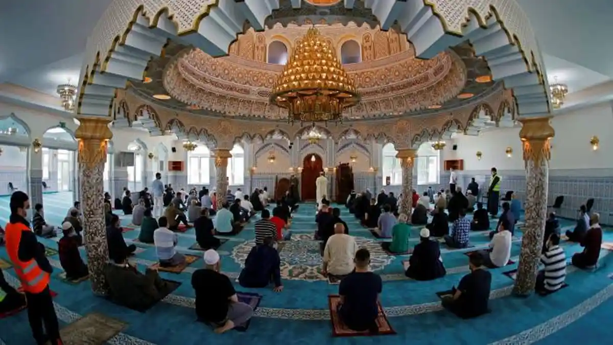 Khutbah Jumat Singkat Inti Makna Iman dan Ihtisab Puasa Ramadhan