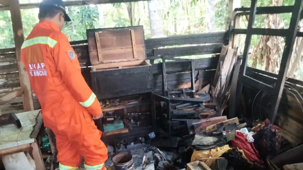 Sempat Terdengar Ledakan, Pabrik Pengolahan Kayu di Bantarsari Cilacap Terbakar