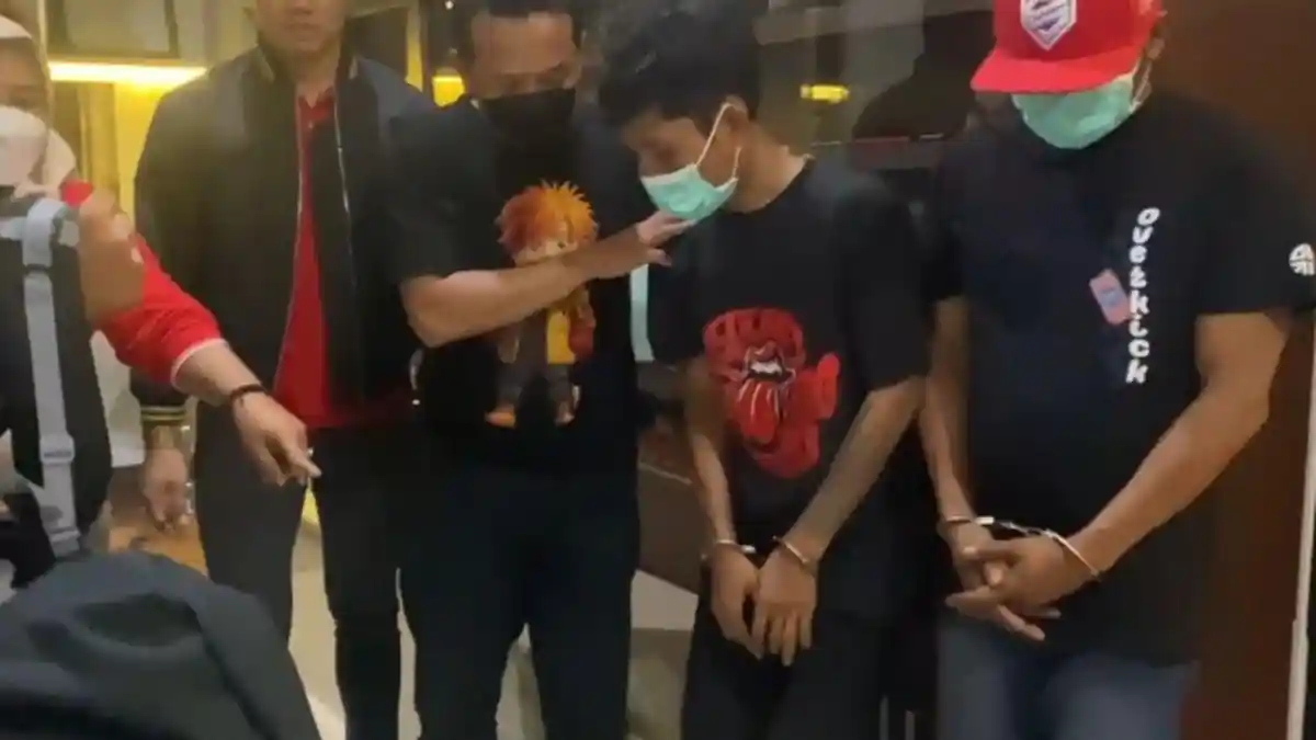 Tampang Kurir Narkoba Jaringan Timur Tengah, Ditangkap Polda Jatim di Pelabuhan Semayang Balikpapan