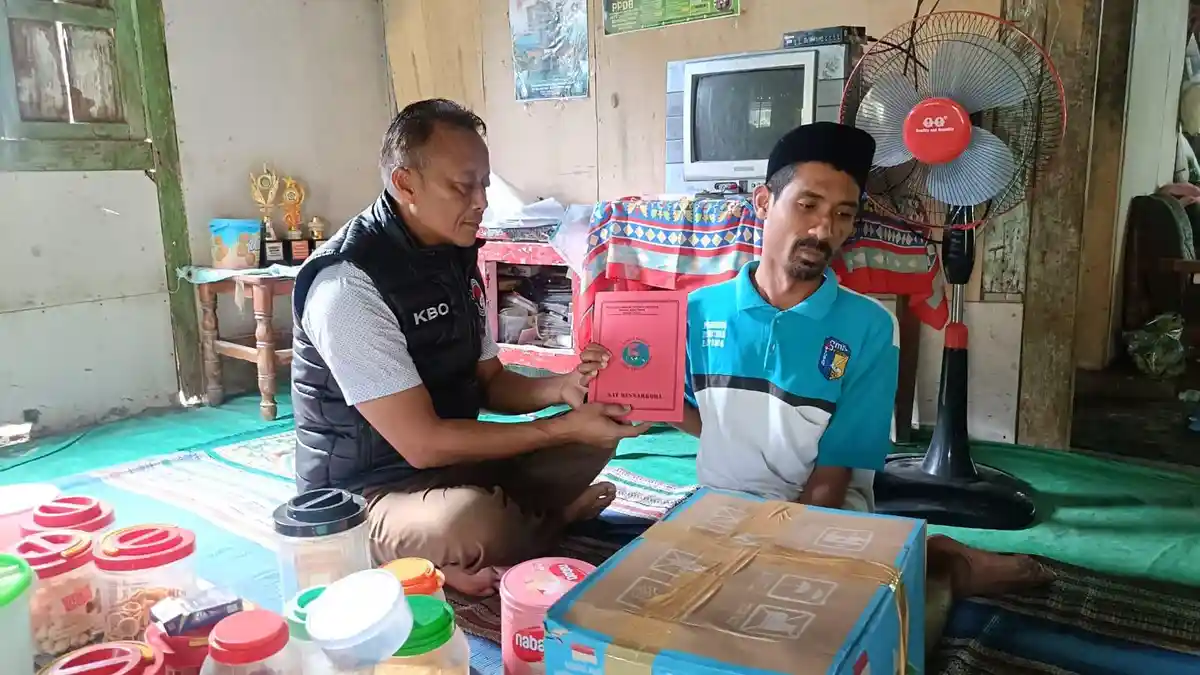 Program 'Peduli dan Berbagi', Satresnarkoba Polres Tuban Bantu Warga Kurang Mampu