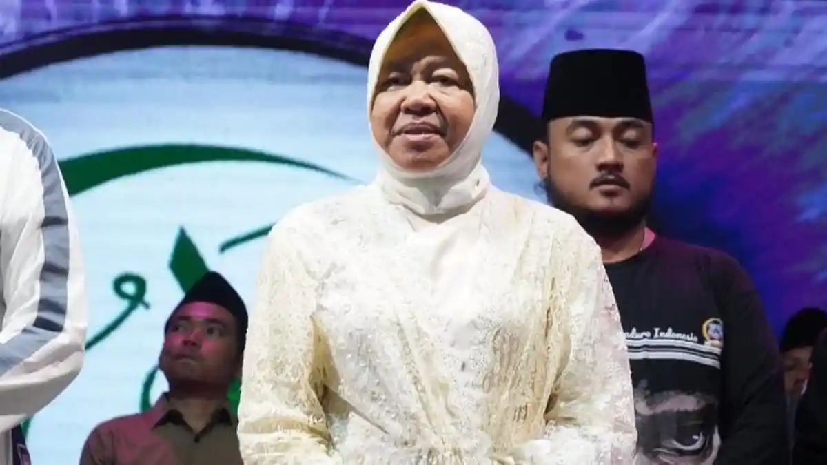 Risma Sholawatan di Kali Kedinding Surabaya, Emak-emak Minta Dibangunkan Gedung SMA/SMK