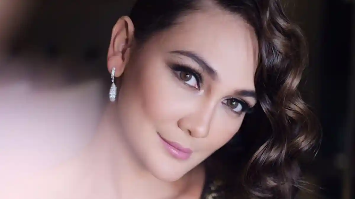 Sempat Kuliah Namun Tak Lulus, Mantan Dosennya Sebut Luna Maya Mahasiswa Cerdas di Atas Rata-rata!