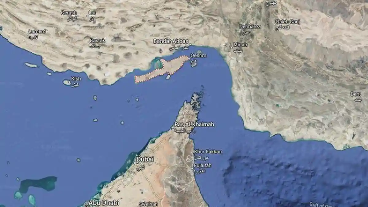 Saling Kunci di Selat Hormuz: Iran Balas Blokade AS dengan Penyitaan Kapal