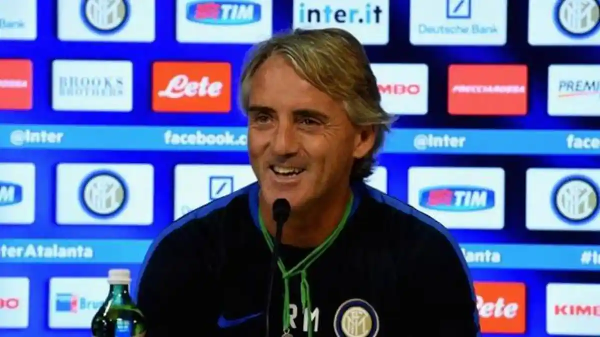 Ini Alasan Mancini Marah ke Pelatih Napoli Hingga Mendapat Kartu Merah dari Wasit