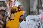 Kabar Nenek Penjual Kerupuk di Blitar Tertipu Uang Mainan yang Viral, Kini Banjir Bantuan