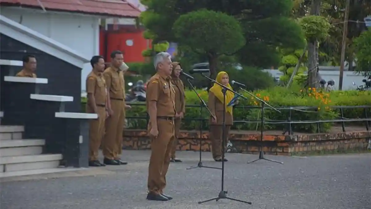 Asisten II Setda Ketapang Ingatkan Seluruh Pegawai Untuk Bekerja Secara Profesional