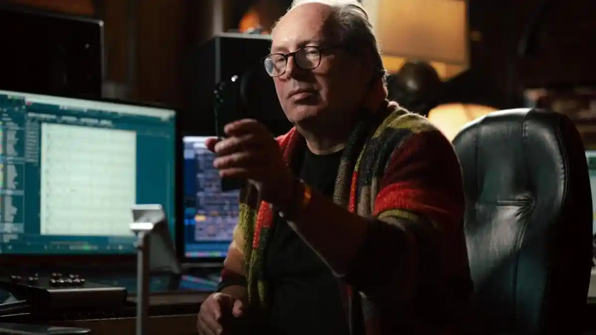 Komposer Dunia Hans Zimmer, Komposisikan Nada untuk Produk Smartphone Oppo Terbaru