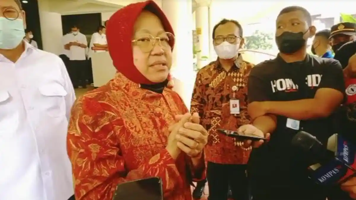 Bertolak dari Pontianak, Menteri Risma Tinjau Lokasi Longsor di Natuna