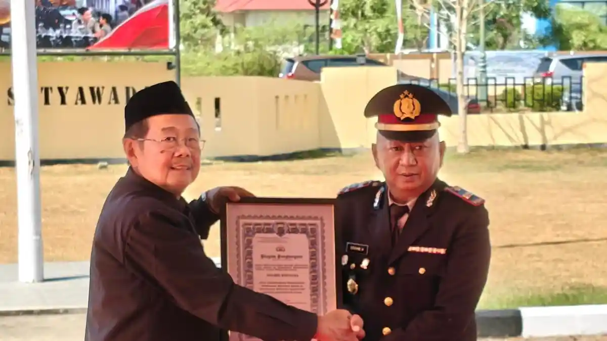 Sosok Kapolsek Bintauna Iptu Ibrahim Hatam Terima Penghargaan dari Kapolres Boltara, Ini Prestasinya - Tribunmanado.co.id