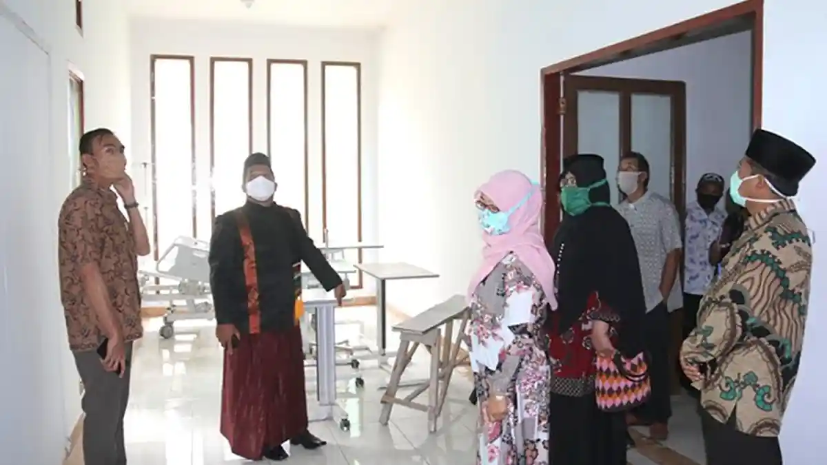 Bupati Sarkawi Tinjau Persipan Ruangan Isolasi Covid-19 di RSUD Munyang Kute