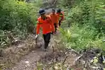 im-SAR-Gabungan-saat-menyusuri-sekitar-Desa-Lakansai-Buton-Utara-lokasi-guru-SMP-hilang.jpg
