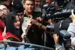 Dewi Perssik Menghirup Udara Bebas