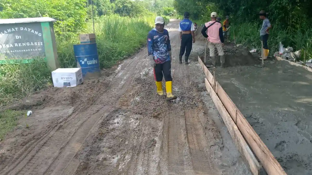 Jalan Penghubung Payaraman dan Rengas Diperbaiki, Wabup OI : Ditargetkan Selesai Pekan Ini
