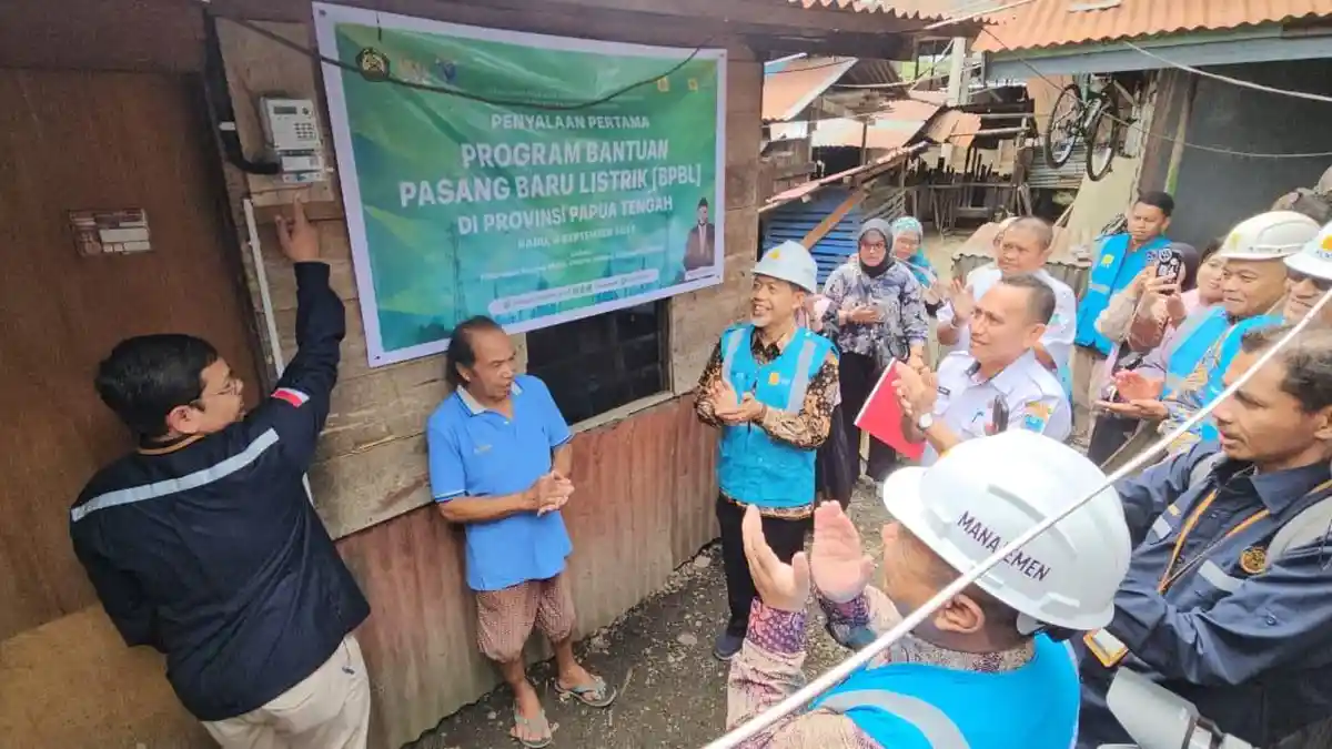 Ribuan Warga Nabire Dapat Bantuan Pasang Baru Listrik