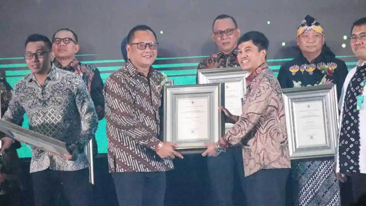Pemkab Klaten Raih STBM Award Kategori Madya, Bupati Sri Mulyani : Hasil Kerja Keras Warga Klaten