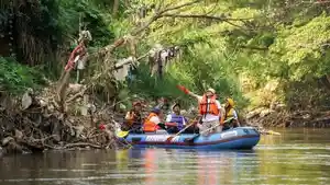 bersihkan-sungai.jpg