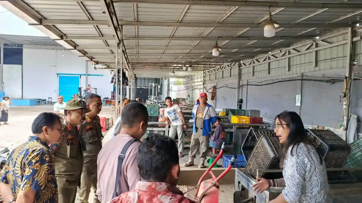 Dapat Laporan Limbah Sering Meluap, Pemkab Karo Sidak ke Usaha Pencucian Wortel