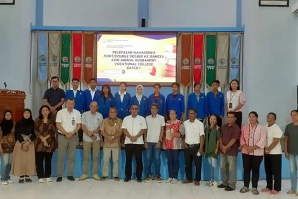 Politani Kupang Lepas 9 Mahasiswa Program Joint Degree ke Tiongkok