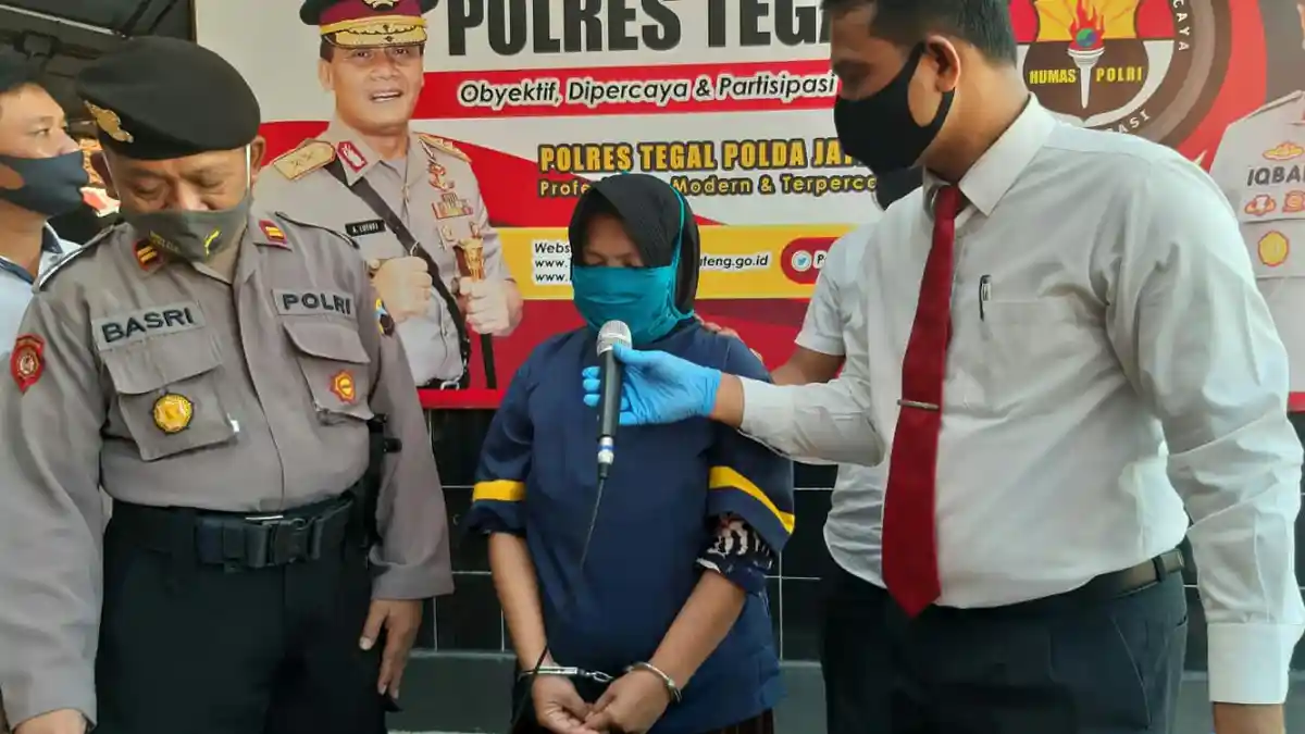 Setelah Mencuri Mi Instan hingga Obat Nyamuk, Ibu Ini Malah Meminta Korban Membawakan karena Berat
