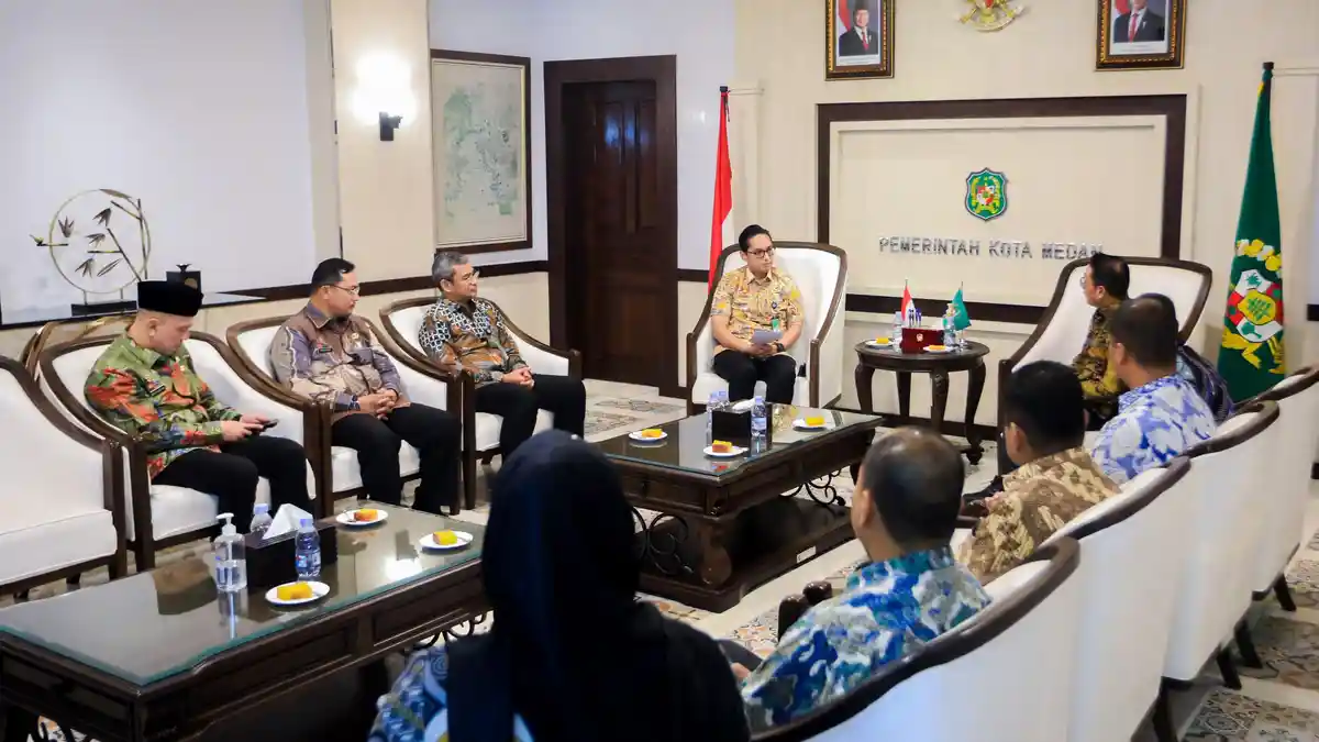 Rico Waas Dorong Kontribusi CSR Halte dan Ambulans, Manfaat Langsung untuk Warga Medan