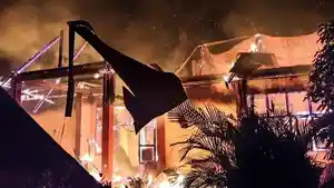 Gedung-SMP-Negeri-7-Boltara-yang-berlokasi-di-Desa-Minaga-Kecamatan-Bintauna-terbakar.jpg