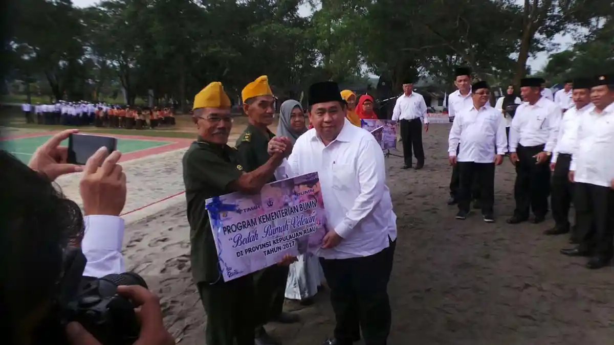 BAHAGIANYA! Para Veteran Ini Dapat Bantuan Bedah Rumah dari 3 BUMN, Termasuk PT Timah