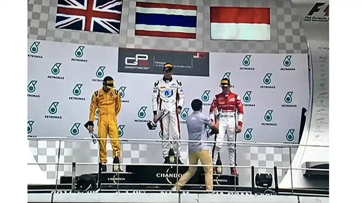 Rio Haryanto Tampil di Atas Podium Sirkuit Sepang Malaysia