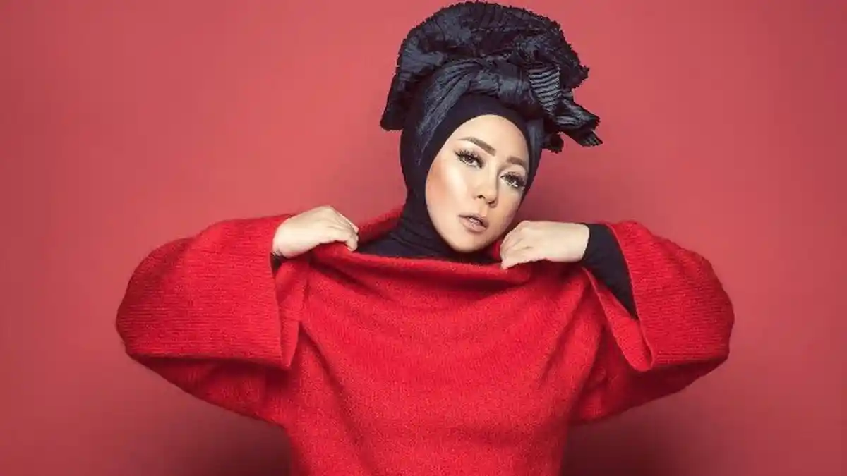 Chord Gitar Ketika Cinta Bertasbih - Melly Goeslaw feat Amee, Lengkap dengan Lirik dan Video Klip