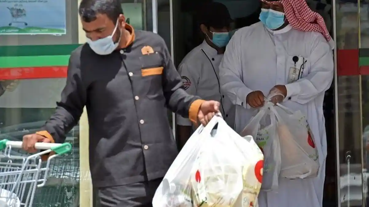 Kasus Virus Corona Arab Saudi Dekati 300.000 Orang