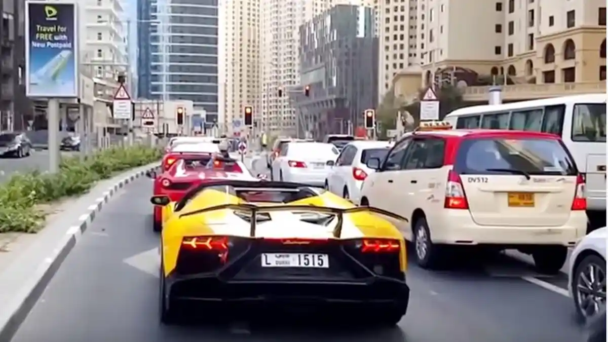 Ilegal, Aplikasi Taxi Lamborghini Akan Dicabut Izinnya