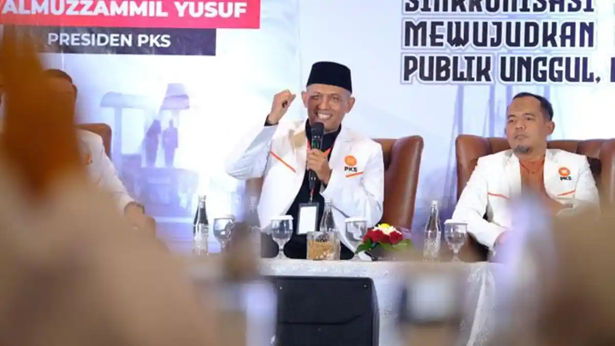 Gelar Bimtekda, PKS Jatim Ingatkan Legislator untuk Profesional dan Bersih