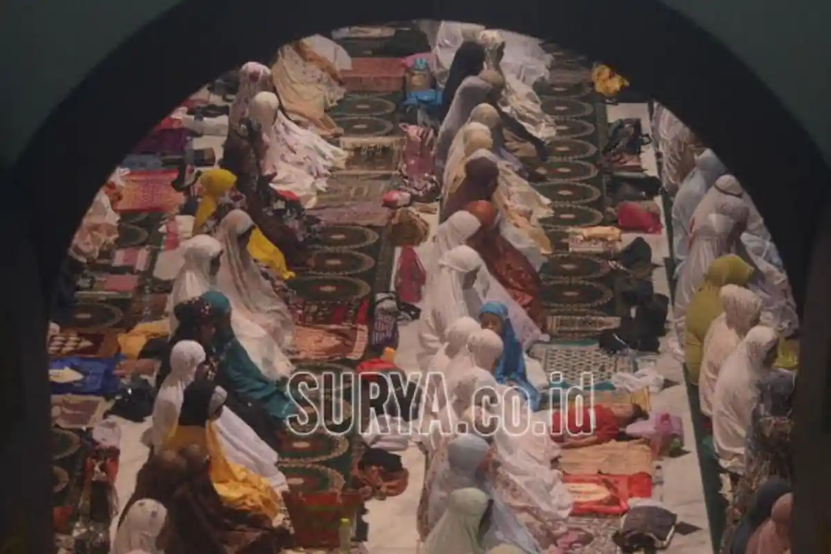 Niat Shalat Tarawih dan Witir saat Sendiri atau Berjamaah Lengkap Doa Kamilin