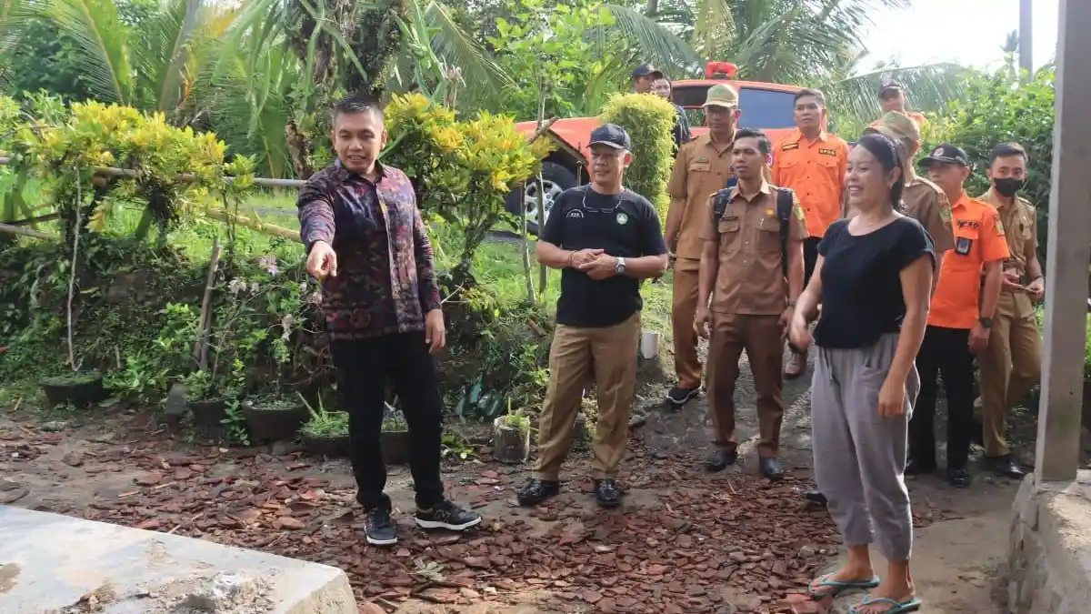Wabup Ipat sambangi Korban Angin Puting Beliung, Masyarakat Diimbau Waspada Dampak Cuaca Ekstrem