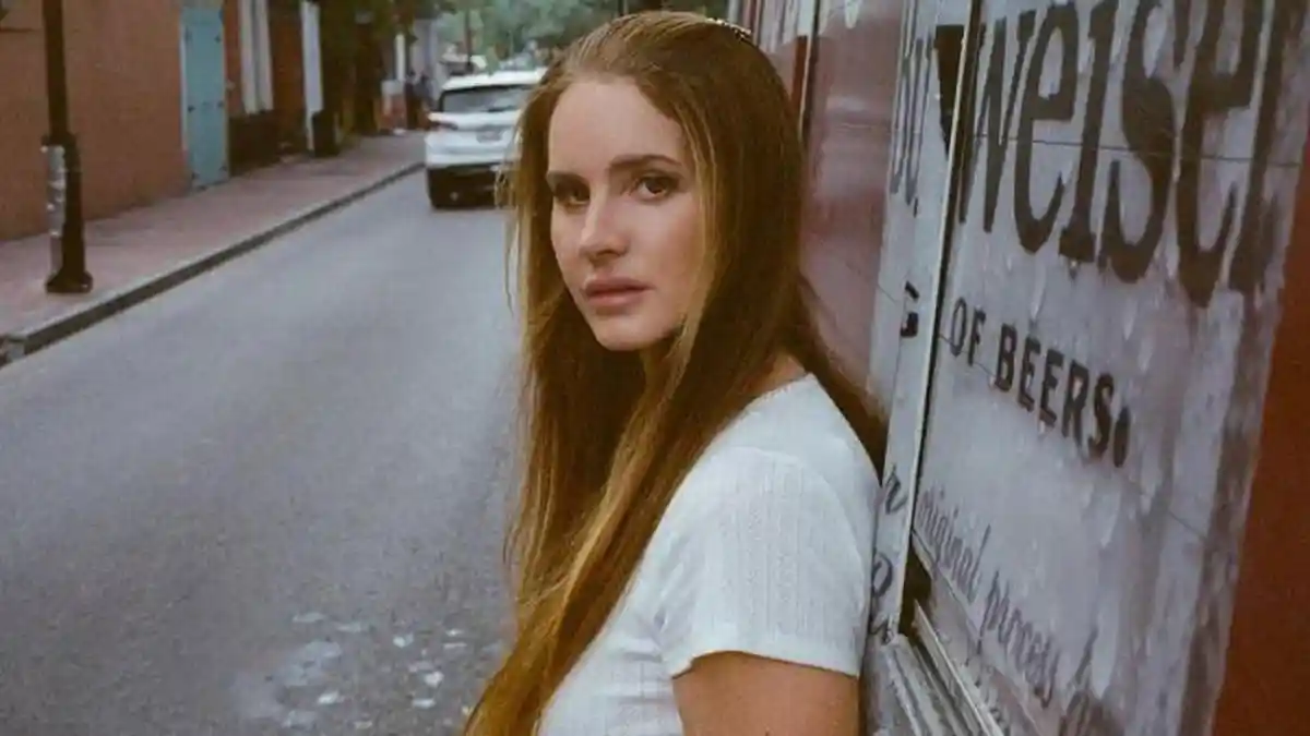 Arti Lirik Lagu Cinnamon Girl - Lana Del Rey, Viral di TikTok: Hold Me ...