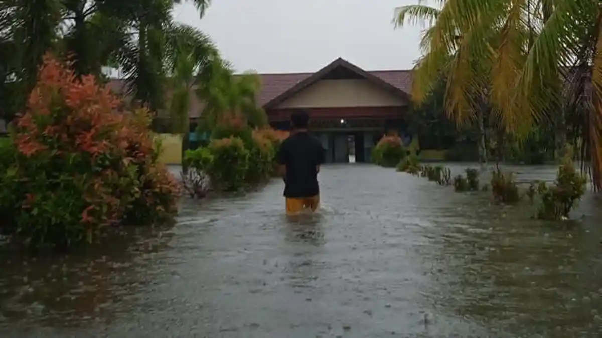 Banjir Genang RSUD Abdul Aziz Singkawang hingga 30 Desa di Sambas