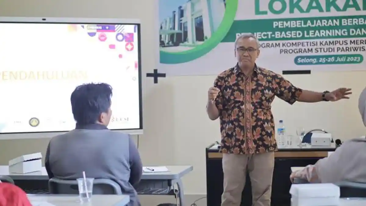 Tingkatkan Pengetahuan Mahasiswa di Bidang Pariwisata, FBSH Universitas ...