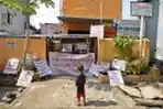 Warga Bulogading Makassar Segel Kanto Lurah