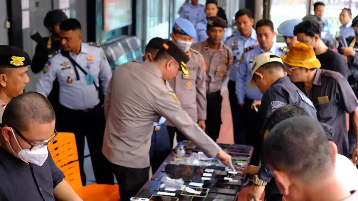 Kapolres Aceh Utara Razia Lapas Lhoksukon, Sita Puluhan HP dan Amankan 20 Napi