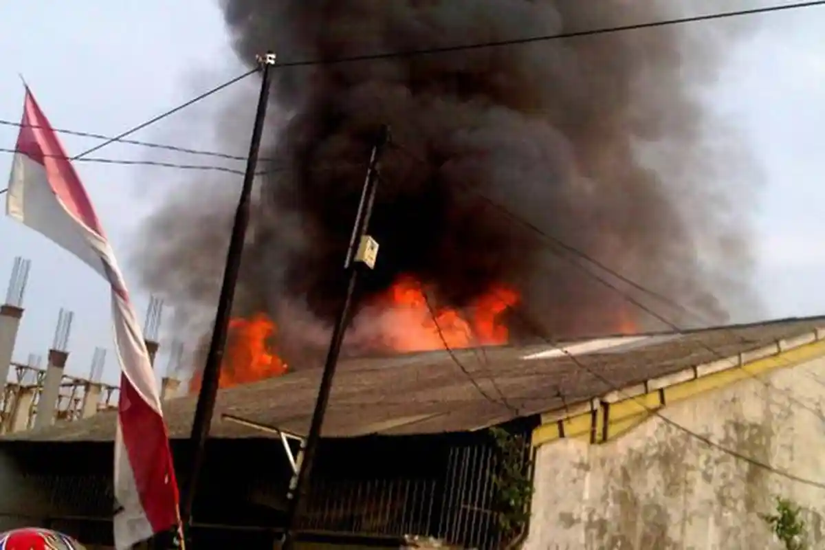 Tragis Terlelap Tidur, Satu Keluarga Tewas saat Rumah Terbakar, Simak INFO