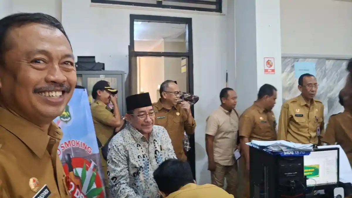 Hari Pertama Kerja, Wabub Sumenep Imam Hasyim Sapa Pegawai Kantor Pemkab