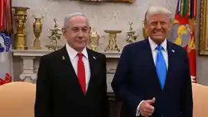 Netanyahu-kiri-bertemu-Presiden-AS-Donald-Trump-di-Gedung-Putih.jpg