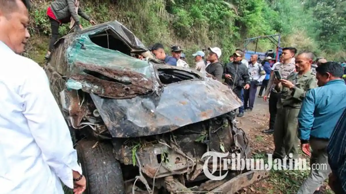 Hasil Olah TKP Polisi Laka Mobil Fortuner Masuk Jurang di Malang, Melaju Kencang dan Tanpa Direm