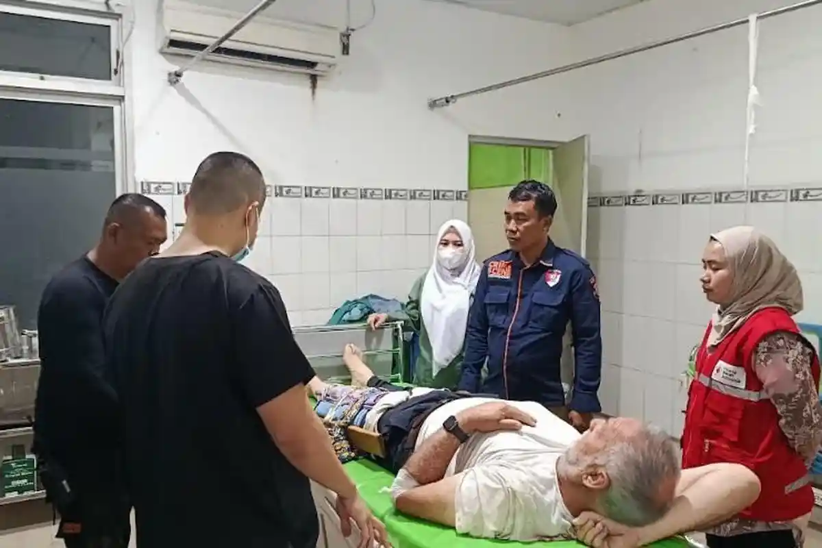 Johannes, WNA Asal Belanda yang Jatuh di Air Terjun Lombongo Gorontalo Dilarikan ke RSUD Aloe Saboe