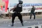 Bentrokan Mahasiswa dengan Aparat di Makassar 