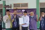 Penjabat-Pj-Bupati-Jepara-Edy-Supriyanta-menerima-berkas-tuntutan.jpg