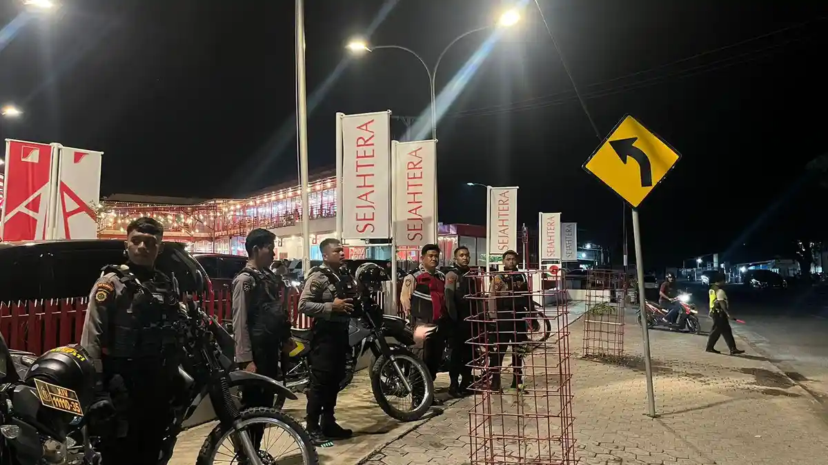 Polisi Amankan Bulukumba Jelang Pilkada, Sisir Kecamatan dan Jaga Toko Sejahtera