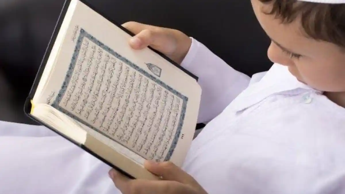 Bacaan Surat Al Kahfi Ayat 1 Hingga 10 Beserta Tulisan Arab dan Latin, Serta Artinya