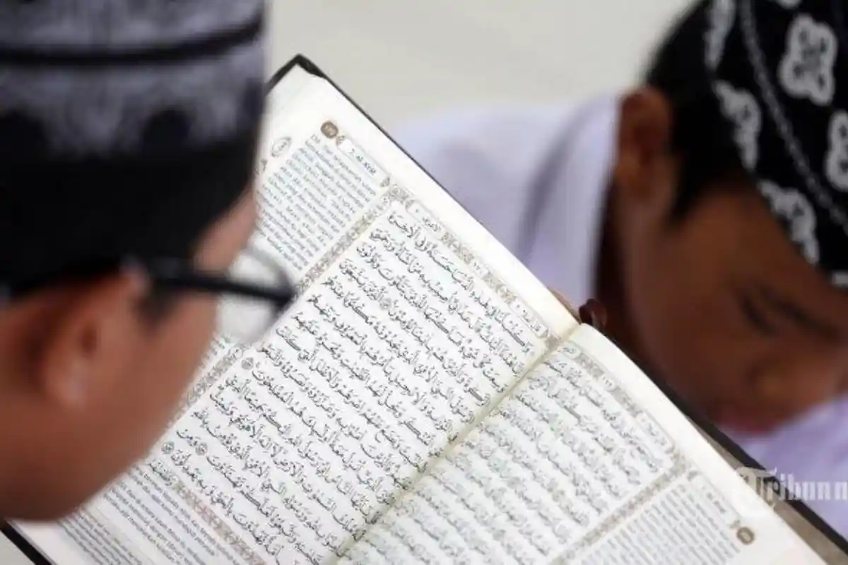Ini Keutamaan Membaca Surah Al Mulk. Bacaan Alquran Surah Al Mulk Lengkap dengan Terjemahannya 