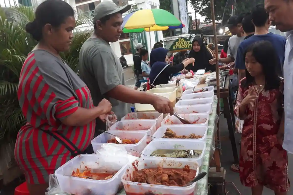 Bersantan Tapi Tak Mudah Basi, Ternyata Ini Rahasia Rendang Bisa Awet